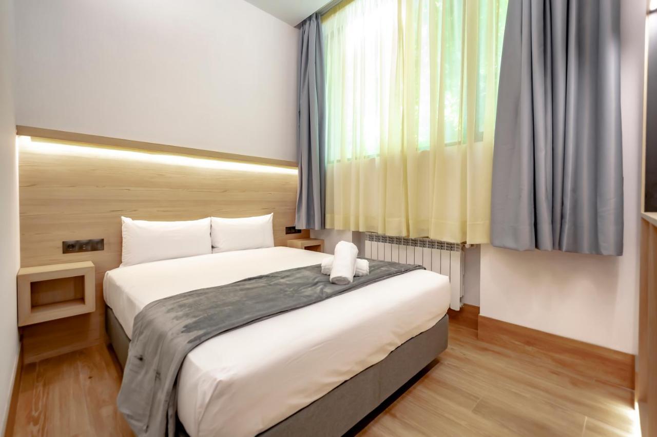 Dobohomes - Montesa 20 Apartamentos Мадрид Екстериор снимка