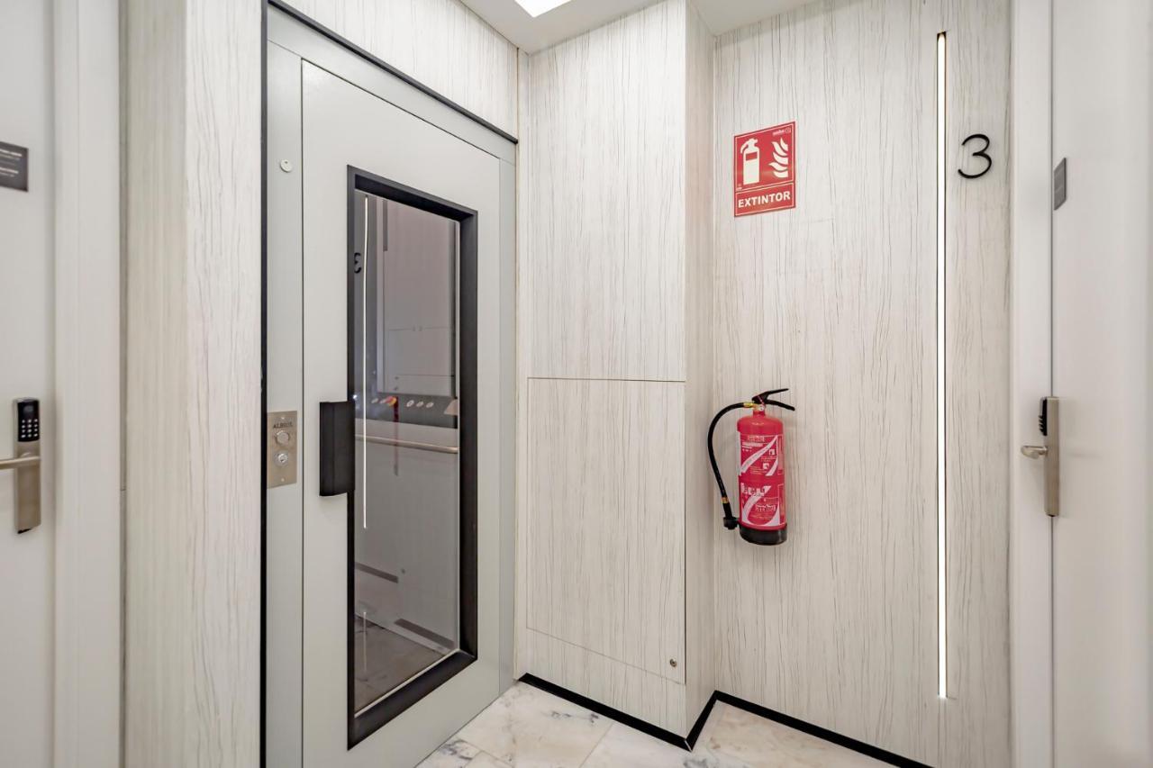 Dobohomes - Montesa 20 Apartamentos Мадрид Екстериор снимка